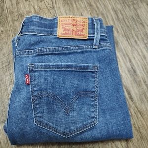 Levi Strauss 525 Perfect waist straight women's Size 10 medium wash jeans